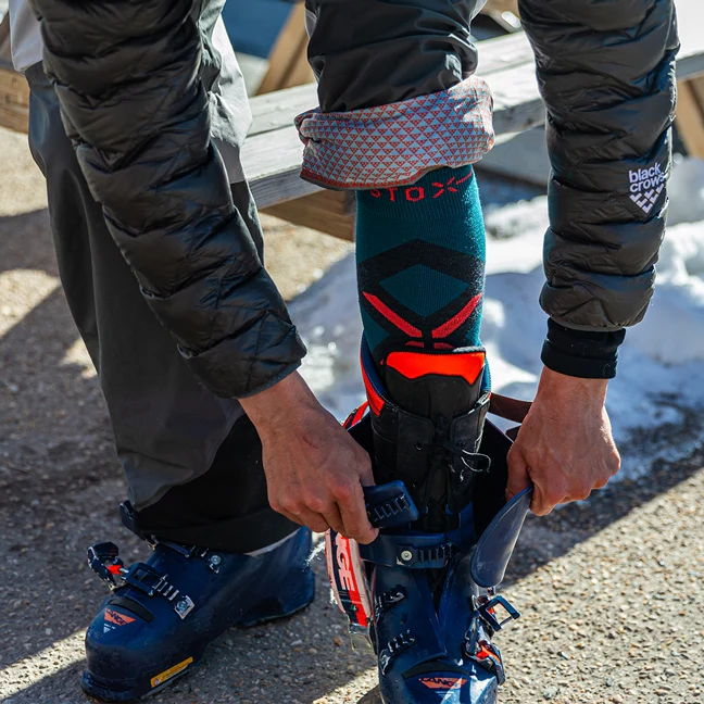 Merino Skiing Socks Men | Silver Grey / Barolo - Image 6